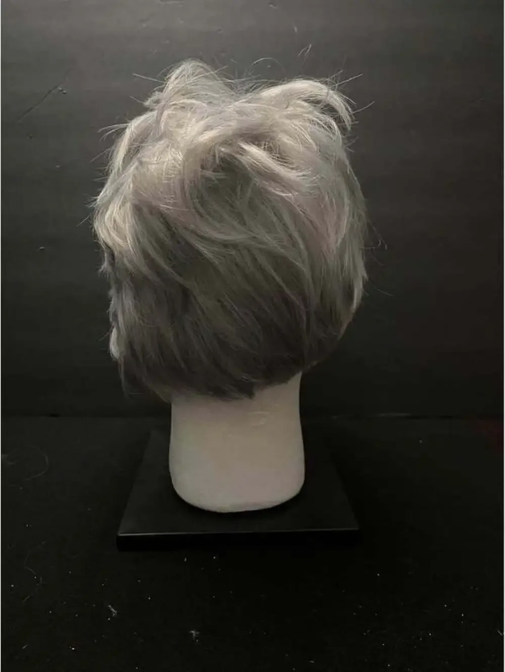 Short Silver Grey Wavy Wig